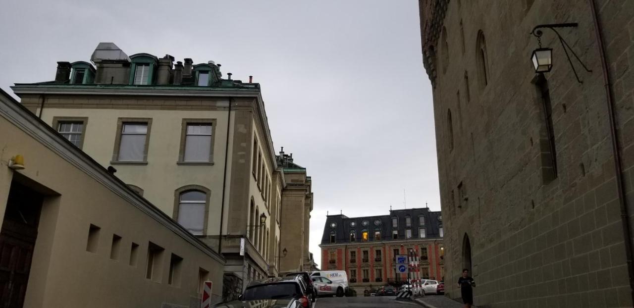 Hsh Barre 6 - City Apartment Next Cathedral Lausanne Exterior photo